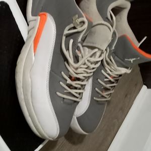 Do orange and gray retro Jordans